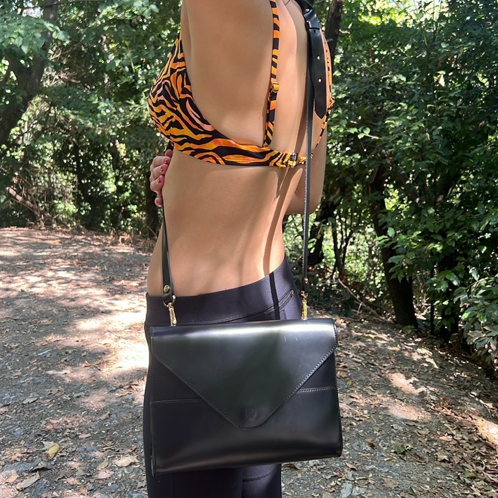 Black leather pocket clutch & crossbody bag - Picture 11 of 13